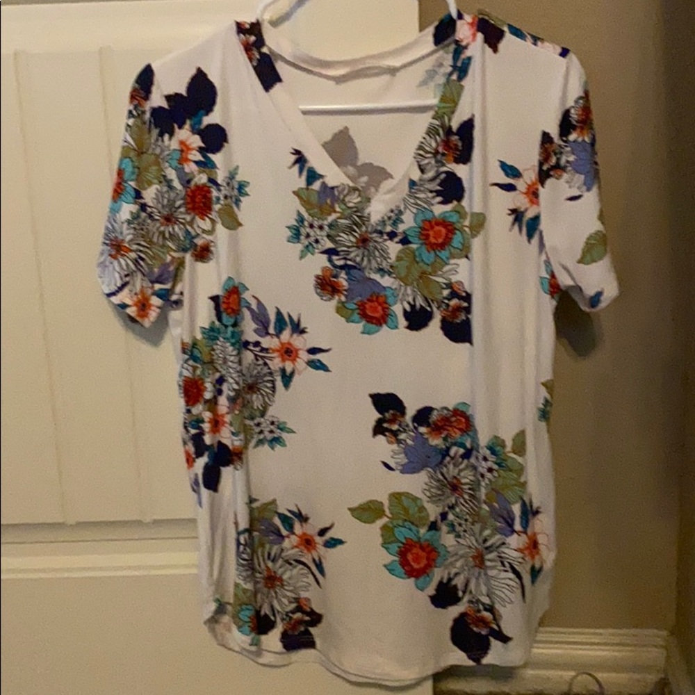 Floral v neck shirt